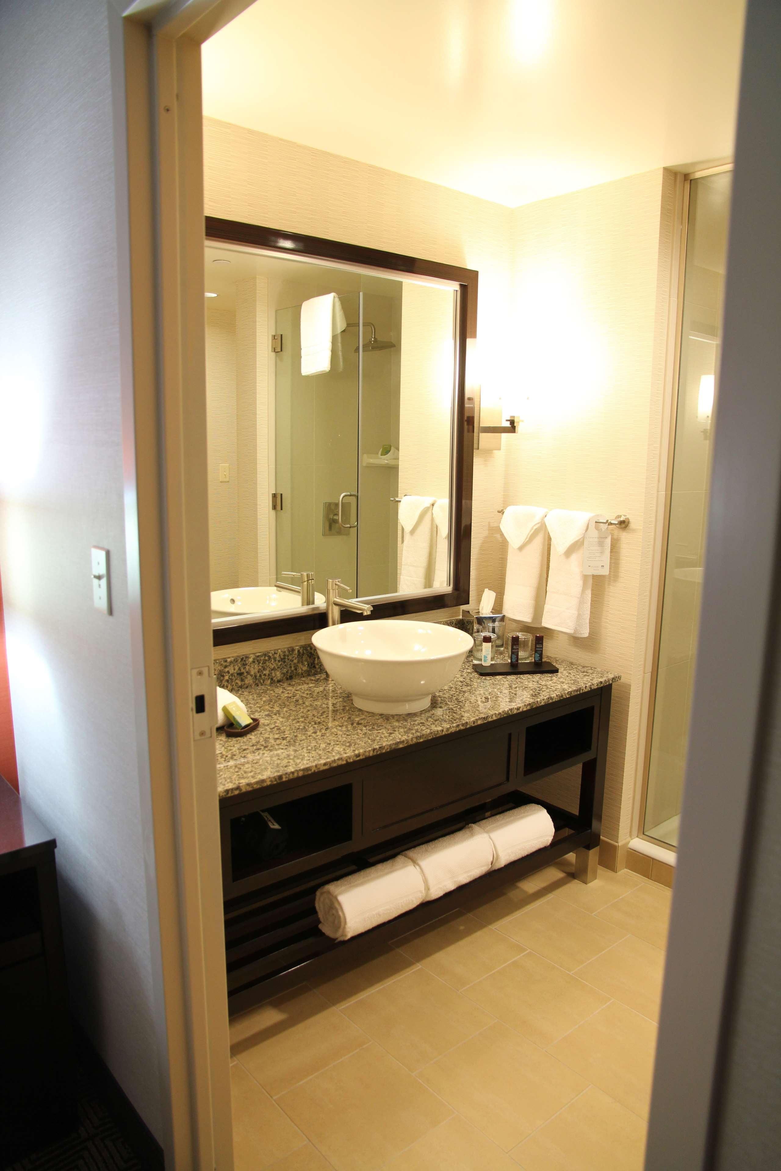 Embassy Suites Ontario - Airport Værelse billede