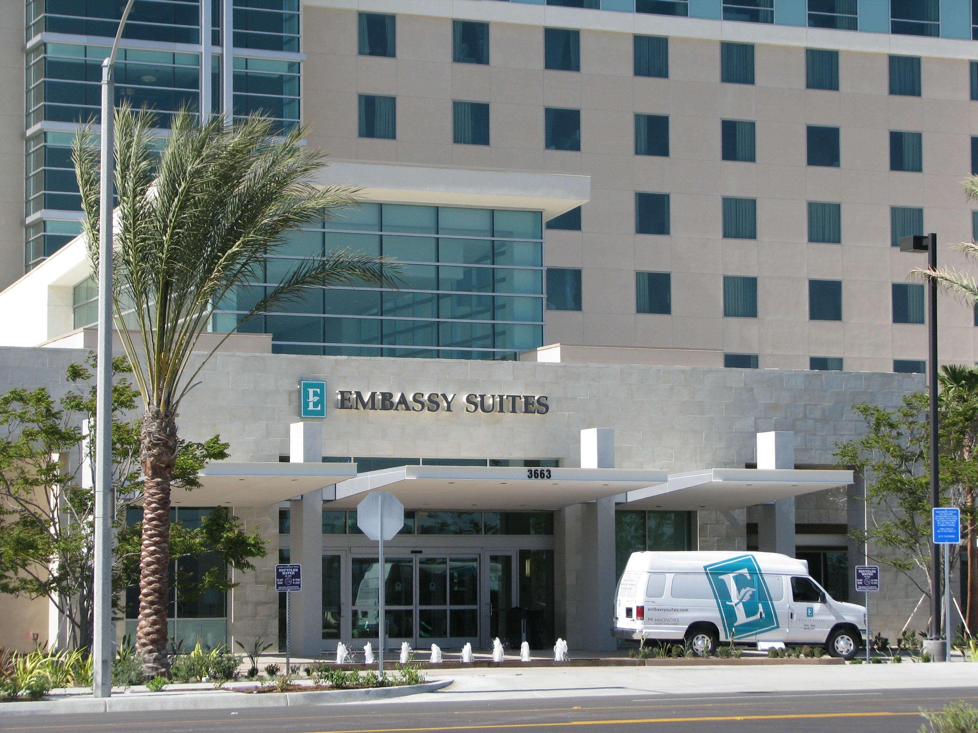Embassy Suites Ontario - Airport Eksteriør billede